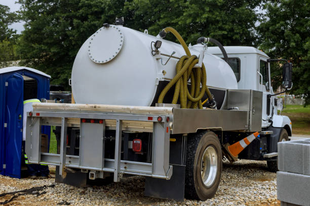 Portable Toilet Options We Offer in Cloverleaf, TX